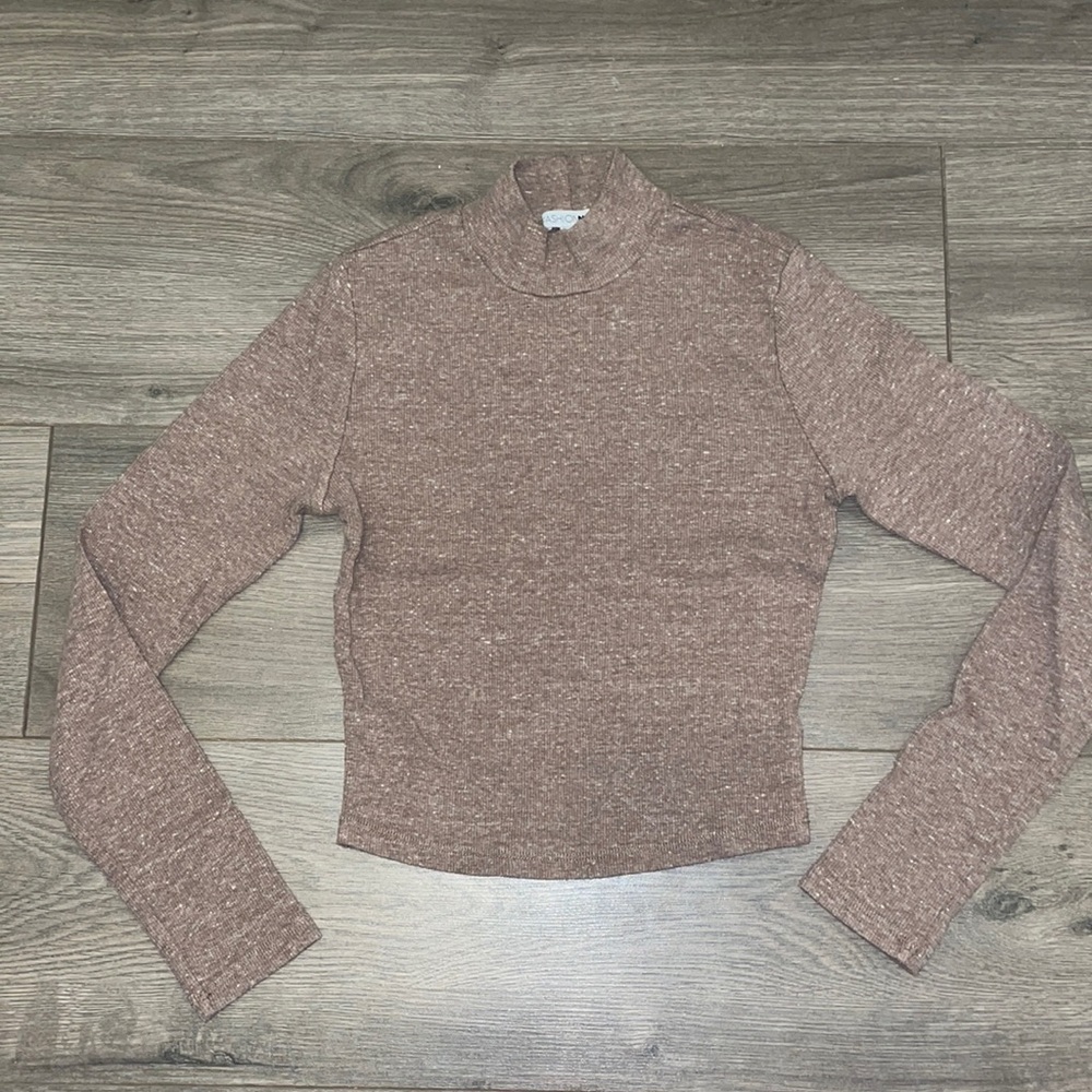 Cropped turtleneck